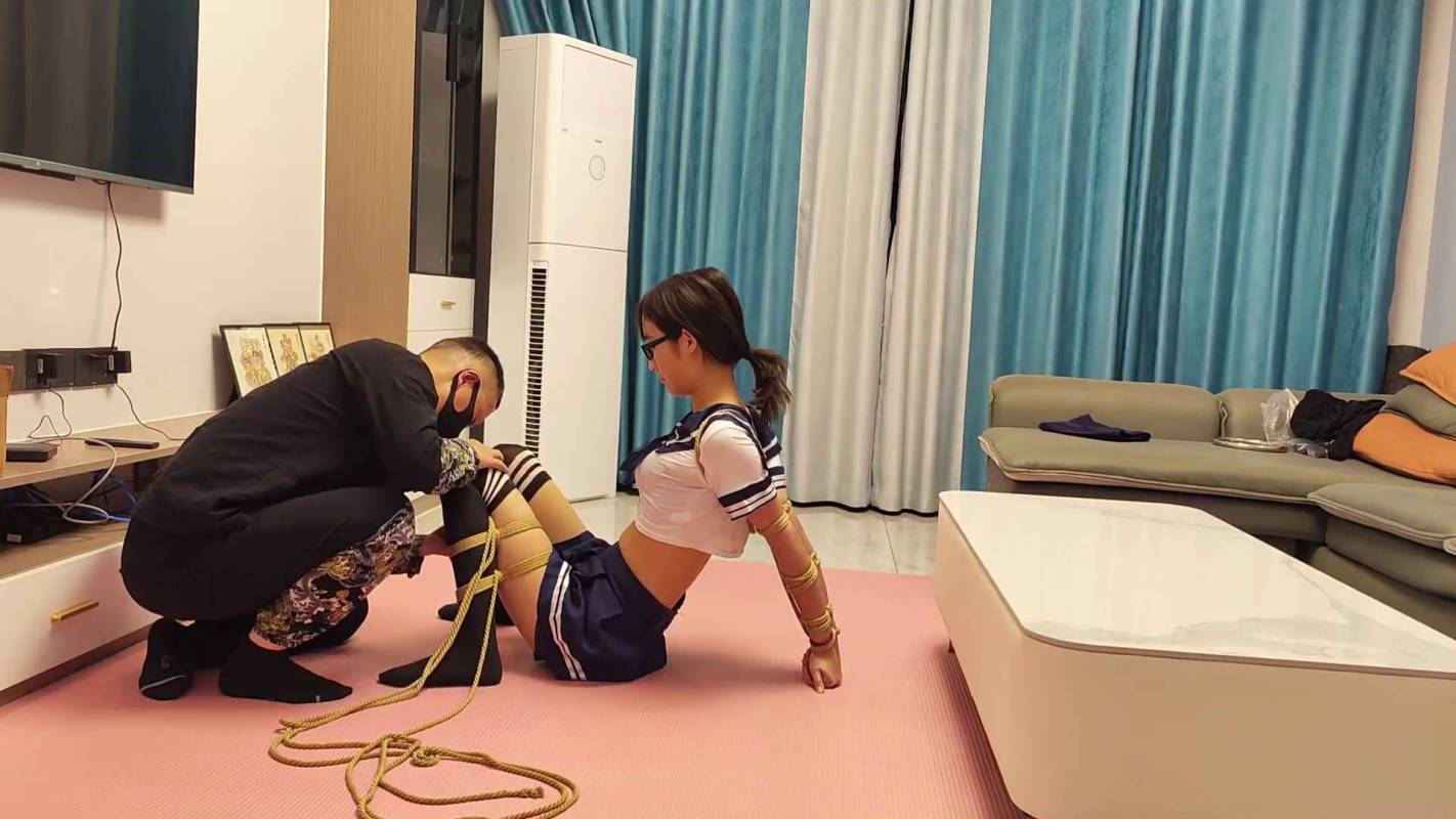 李大侠原创新作之美籹老师学生装欧式驷马！在线看！