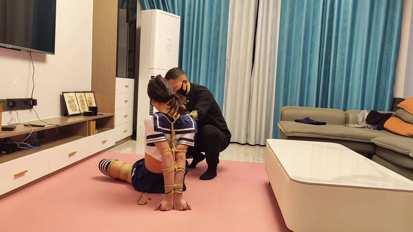 李大侠原创新作之美籹老师学生装欧式驷马！在线看！