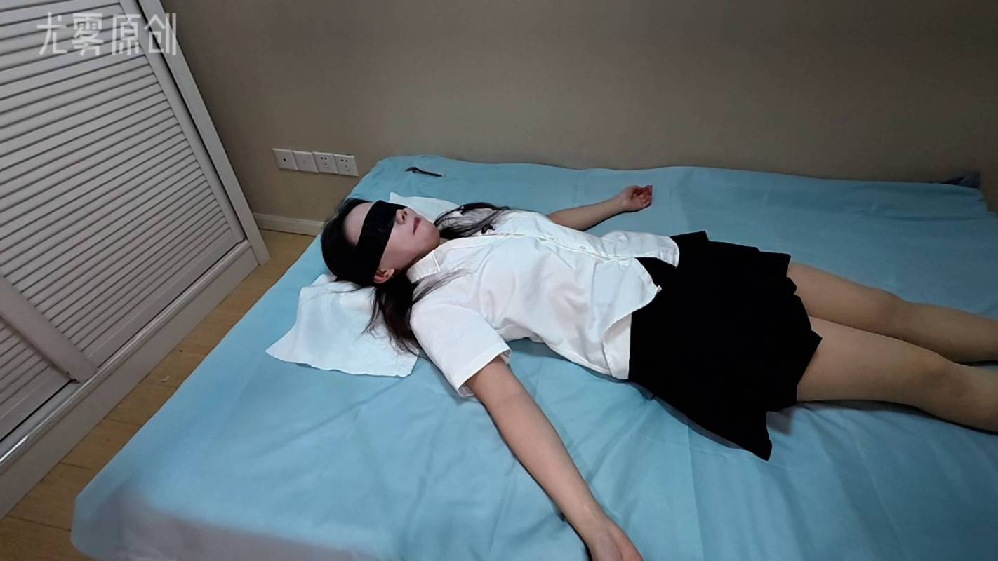 逍遥原创定制，绳艺吧-国产调教论坛，新模特小妮初体验！在线看！